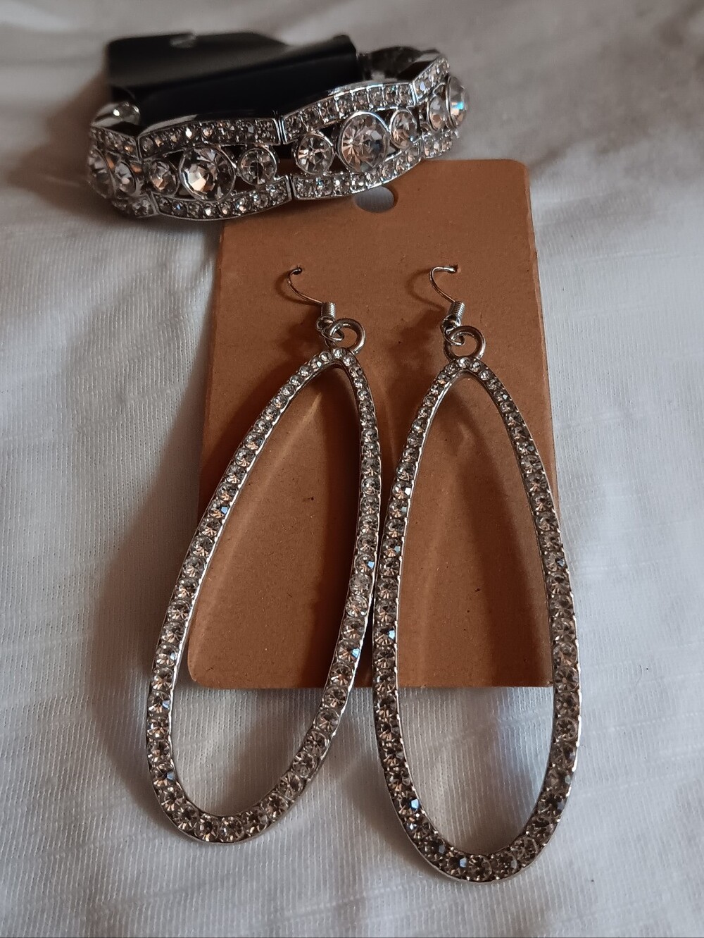 December Wedding? Bracelet & Earrings Set